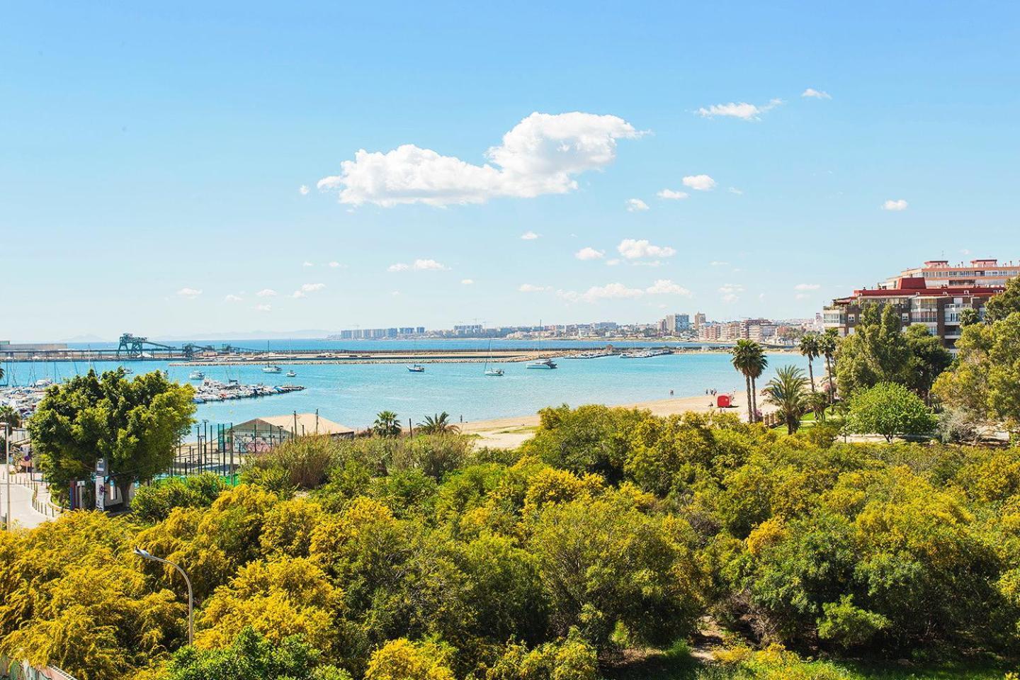 Apartment 161 Views Alicante Holid Torrevieja